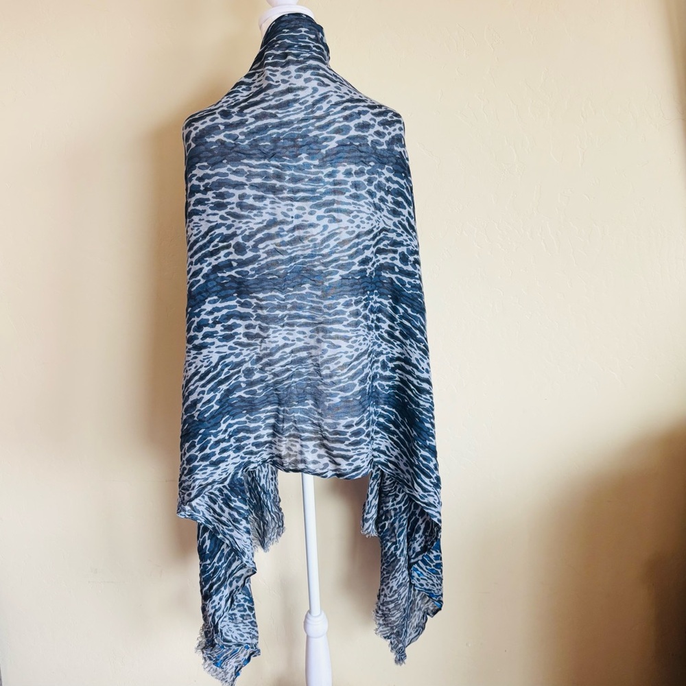 Blue & Gray Leopard Print Shawl
